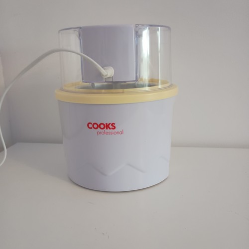 Cooks ice cream - cooks,